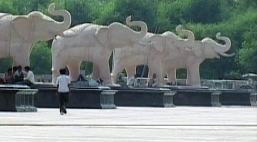 तस्‍वीरों में देखें मायावती का पार्क प्रेम...| क्‍या है पार्क में