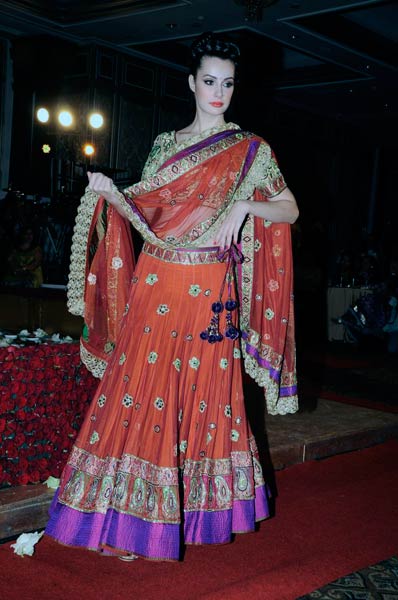 'दबंग गर्ल' सोनाक्षी बनी गुलाबो...| सोनाक्षी सिन्‍हा के जलवे