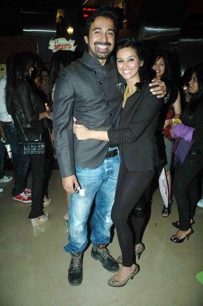 फिल्‍म 'मोड़' की प्रीमियर पार्टी...। सितारों की मस्‍ती