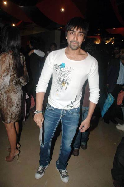 फिल्‍म 'मोड़' की प्रीमियर पार्टी...। सितारों की मस्‍ती