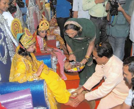 26 अक्‍टूबर 2011: तस्‍वीरों में देखें इंडिया टुडे | पढ़ें: इंडिया टुडे