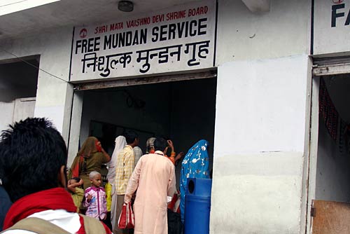 चलो बुलावा आया है, माता ने बुलाया है... | विशेष कवरेज