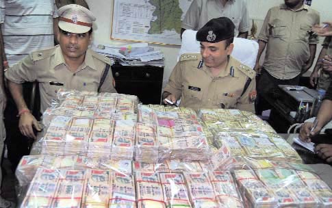 26 अक्‍टूबर 2011: तस्‍वीरों में देखें इंडिया टुडे | पढ़ें: इंडिया टुडे