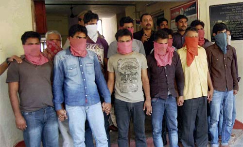 12 अक्टूबर 2011: तस्वीरों में देखें दिनभर की बड़ी खबरें | पढ़ें