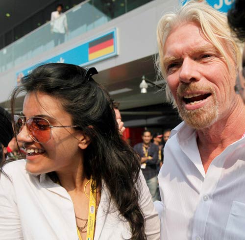 30 अक्‍टूबर 2011: तस्वीरों में देखें दिनभर की बड़ी खबरें | पढ़ें