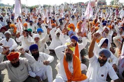 14 अक्टूबर 2011: तस्वीरों में देखें दिनभर की बड़ी खबरें | पढ़ें