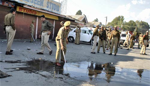 14 अक्टूबर 2011: तस्वीरों में देखें दिनभर की बड़ी खबरें | पढ़ें