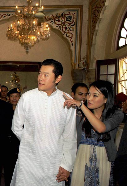 28 अक्‍टूबर 2011: तस्वीरों में देखें दिनभर की बड़ी खबरें | पढ़ें