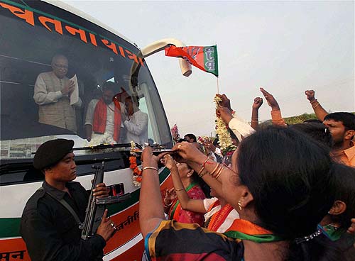 18 अक्टूबर 2011: तस्वीरों में देखें दिनभर की बड़ी खबरें  | पढ़ें