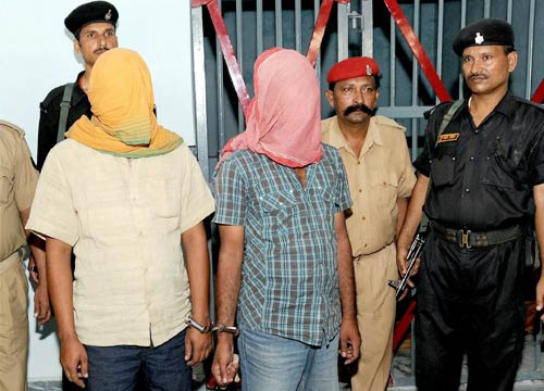 14 अक्टूबर 2011: तस्वीरों में देखें दिनभर की बड़ी खबरें | पढ़ें