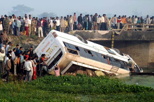 30 अक्‍टूबर 2011: तस्वीरों में देखें दिनभर की बड़ी खबरें | पढ़ें