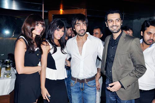 ओपा रेस्‍टोरेंट के लॉन्‍च के मौके पर सितारे | हॉट फोटोशूट