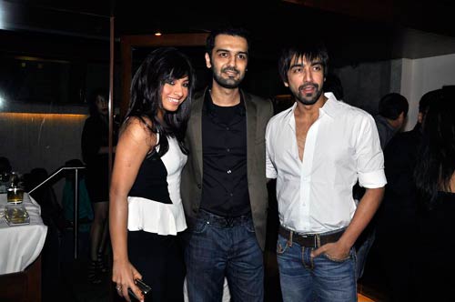 ओपा रेस्‍टोरेंट के लॉन्‍च के मौके पर सितारे | हॉट फोटोशूट