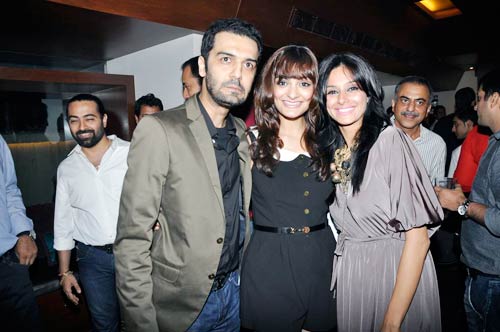 ओपा रेस्‍टोरेंट के लॉन्‍च के मौके पर सितारे | हॉट फोटोशूट