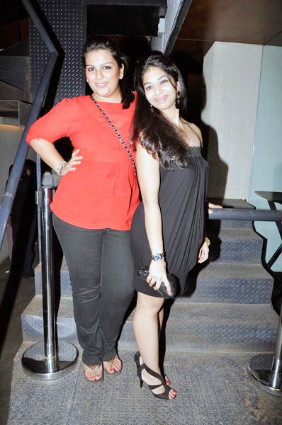 ओपा रेस्‍टोरेंट के लॉन्‍च के मौके पर सितारे | हॉट फोटोशूट