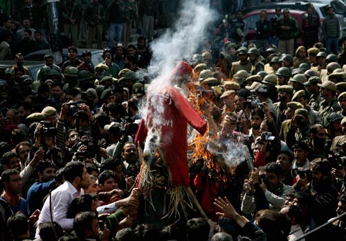 24 अक्‍टूबर 2011: तस्वीरों में देखें दिनभर की बड़ी खबरें | पढ़ें