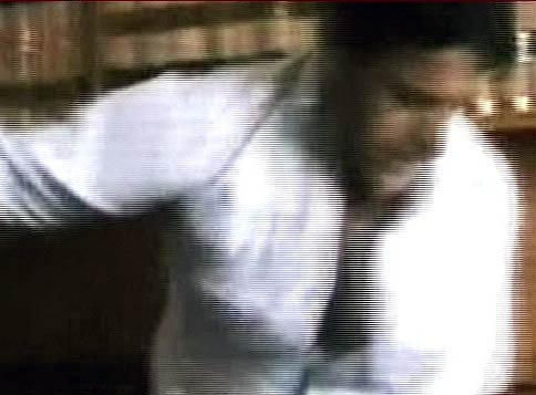 तस्‍वीरों में देखें प्रशांत भूषण से मारपीट