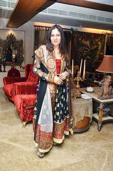 निम्‍मू के कलेक्‍शन लॉन्‍च पर हसीनाएं | ब्राइडल वीक