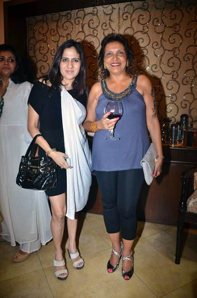 'इस्‍टा' की पार्टी में उमड़े सितारे । सितारों की मस्‍ती