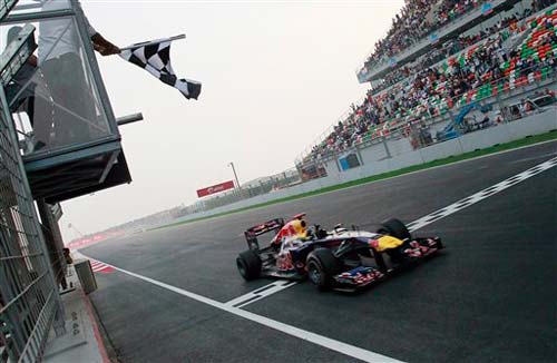 एफ-1 रेस में सेबेस्टियन वेटेल बने चैंपियन | पढ़ें