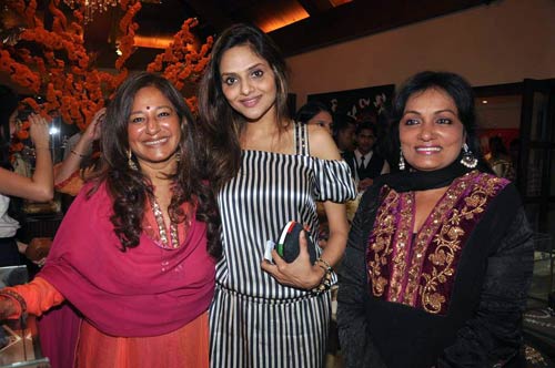 'इस्‍टा' की पार्टी में उमड़े सितारे । सितारों की मस्‍ती