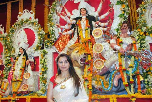 सिनेमा जगत के दिग्‍गजों की दुर्गापूजा...। विशेष कवरेज