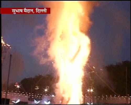 देखें कैसे हुआ बुराई के प्रतीक रावण का दहन