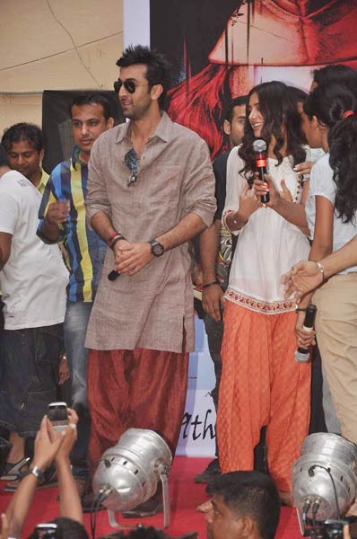 'रॉकस्टार' में नरगिस-रणबीर की कैमेस्ट्री | रॉकस्टार की पार्टी