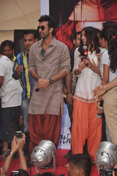 'रॉकस्टार' में नरगिस-रणबीर की कैमेस्ट्री | रॉकस्टार की पार्टी