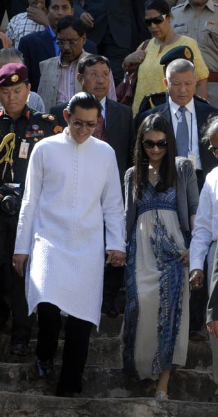 भूटान का शाही दंपति हनीमून मनाने जयपुर पहुंचा