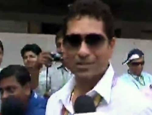 एफ-1 रेस देखने पहुंचे सितारे | सेबेस्टियन बने चैंपियन