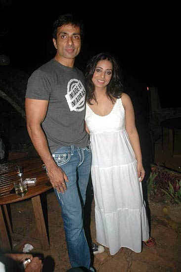 'साहेब, बीवी और गैंगस्‍टर' की सक्‍सेस पार्टी...| हॉट माही गिल