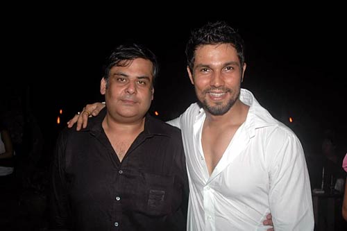 'साहेब, बीवी और गैंगस्‍टर' की सक्‍सेस पार्टी...| हॉट माही गिल