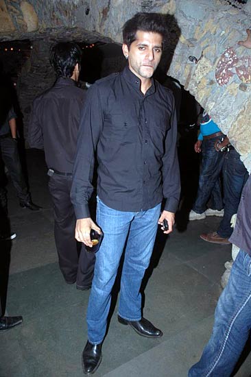 'साहेब, बीवी और गैंगस्‍टर' की सक्‍सेस पार्टी...| हॉट माही गिल