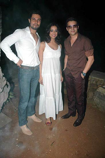 'साहेब, बीवी और गैंगस्‍टर' की सक्‍सेस पार्टी...| हॉट माही गिल