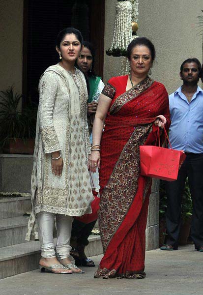 ऐश्वर्या की गोदभराई पर बॉलीवुड का 'जलसा' | मातृत्‍व सुख