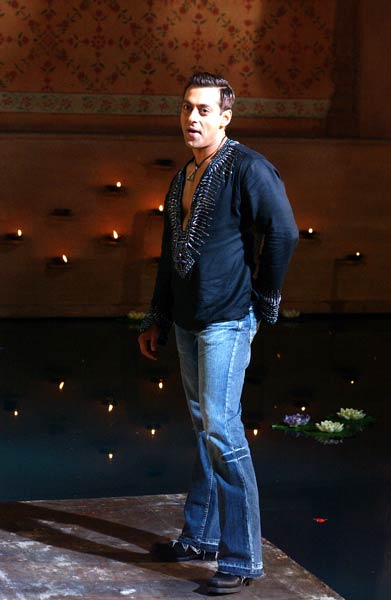 देखें 'दबंग' सलमान का जीवन | सलमान पर विशेष