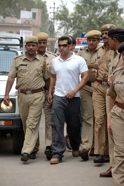 देखें 'दबंग' सलमान का जीवन | सलमान पर विशेष