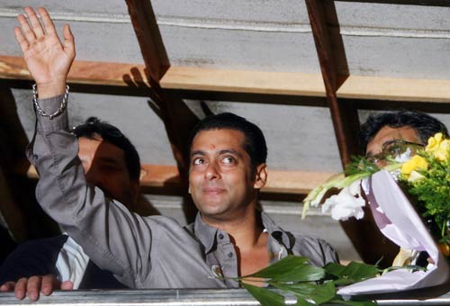 देखें 'दबंग' सलमान का जीवन | सलमान पर विशेष