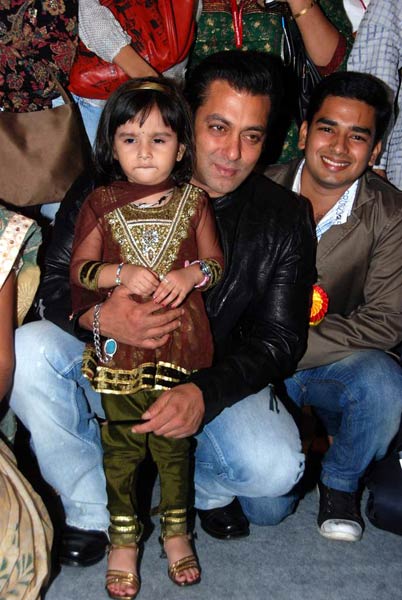 देखें 'दबंग' सलमान का जीवन | सलमान पर विशेष