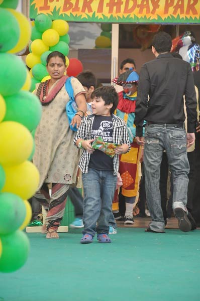 संजय दत्त के जुड़वा बच्‍चों की बर्थडे पार्टी | फोटो