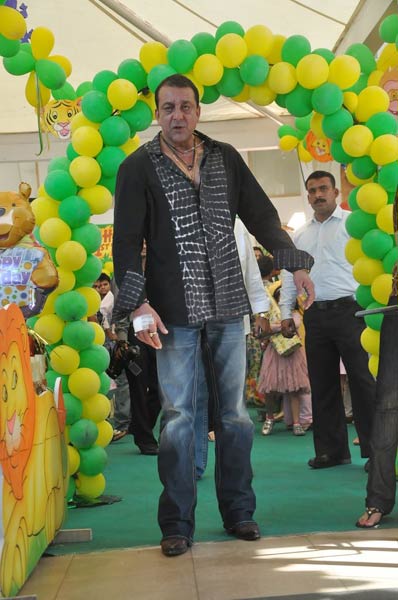 संजय दत्त के जुड़वा बच्‍चों की बर्थडे पार्टी | फोटो