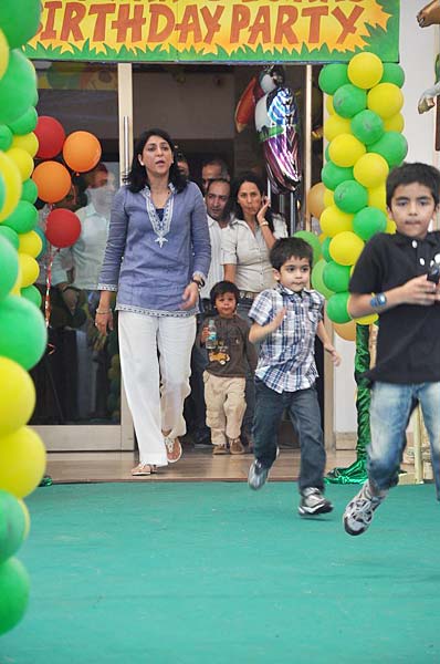 संजय दत्त के जुड़वा बच्‍चों की बर्थडे पार्टी | फोटो