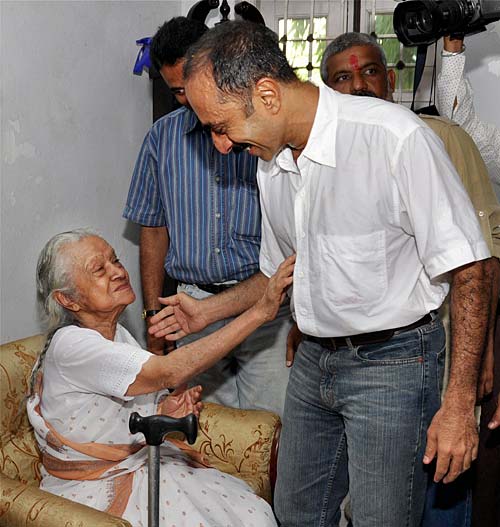 संजीव भट्ट को जमानत, मोदी को लगा झटका