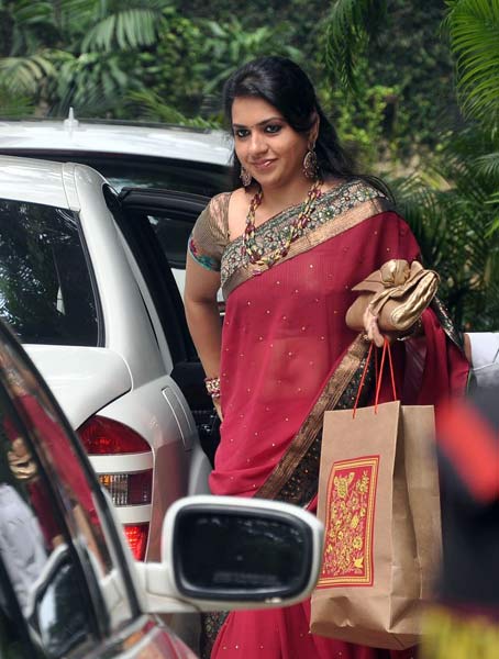 ऐश्वर्या की गोदभराई पर बॉलीवुड का 'जलसा' | मातृत्‍व सुख