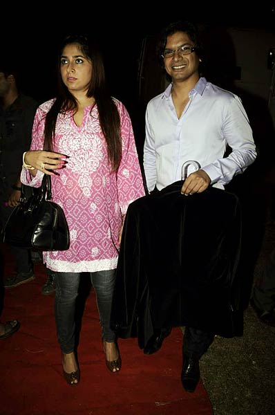 जब पुलिस पार्टी में जुटे सितारे... | हसीनों के जलवे