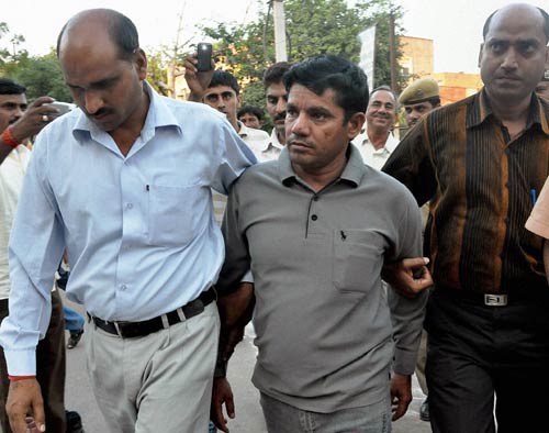 22 अक्‍टूबर 2011: तस्वीरों में देखें दिनभर की बड़ी खबरें  | पढ़ें