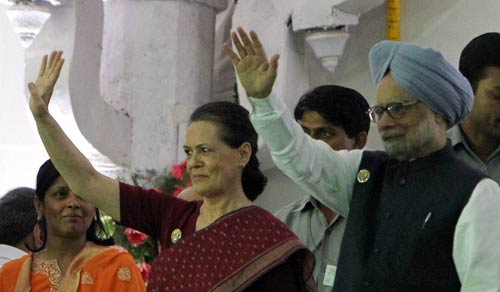 6 अक्‍टूबर 2011: तस्‍वीरों में देखें दिनभर की बड़ी खबरें | पढ़ें