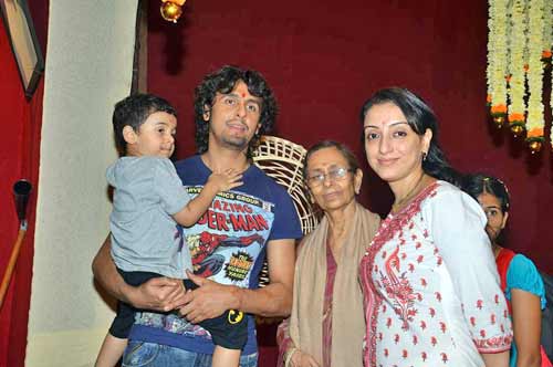 सिनेमा जगत के दिग्‍गजों की दुर्गापूजा...। विशेष कवरेज