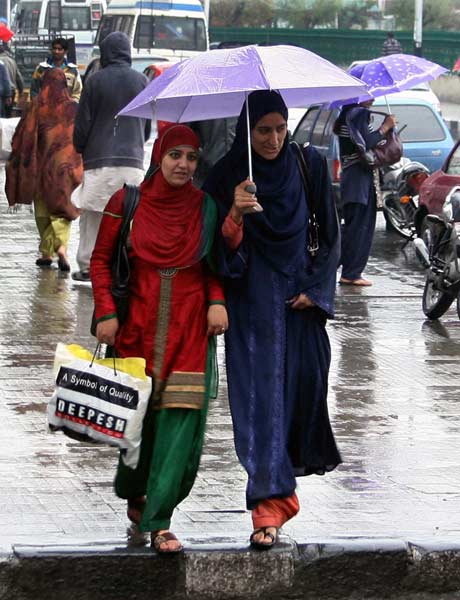 22 अक्‍टूबर 2011: तस्वीरों में देखें दिनभर की बड़ी खबरें  | पढ़ें